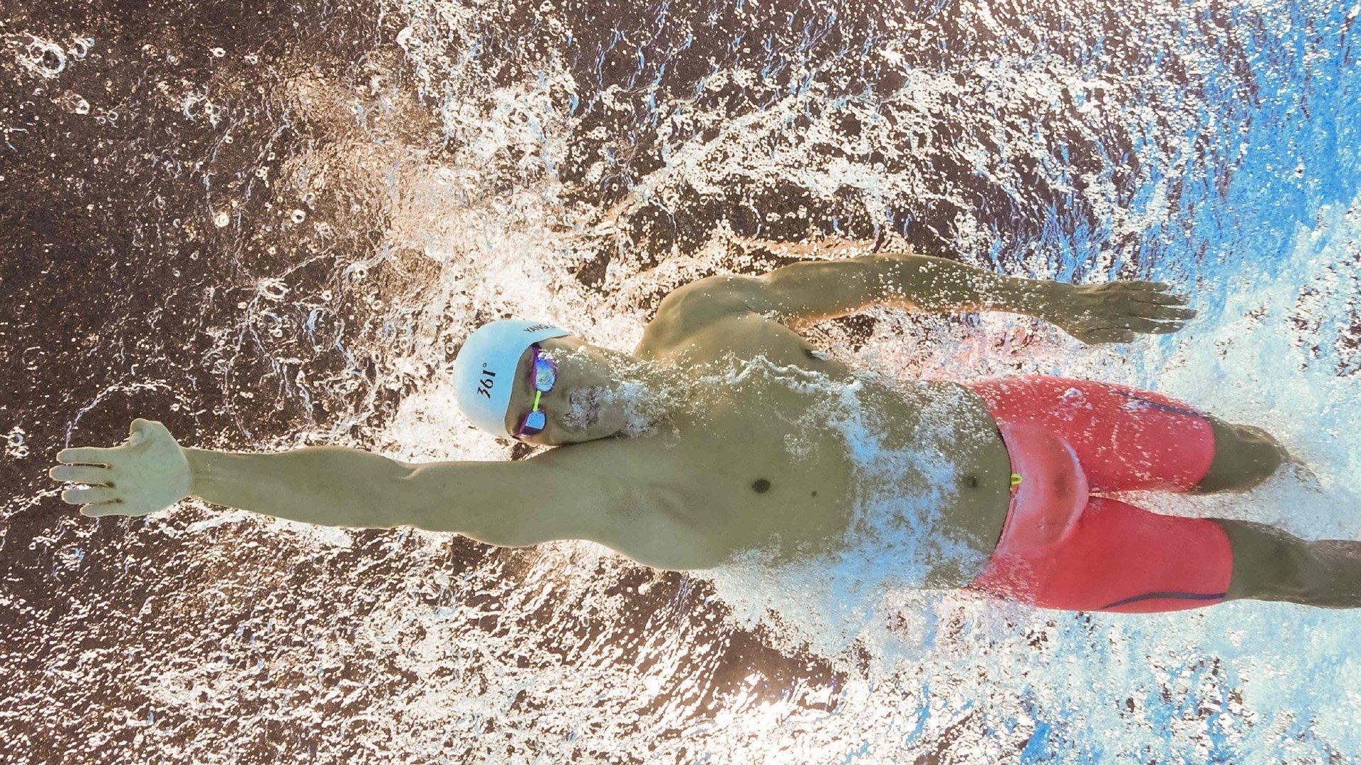 传奇落幕！33岁喀麦隆铁卫马蒂普宣布退役，结束八年红军生涯铸就安菲尔德丰碑