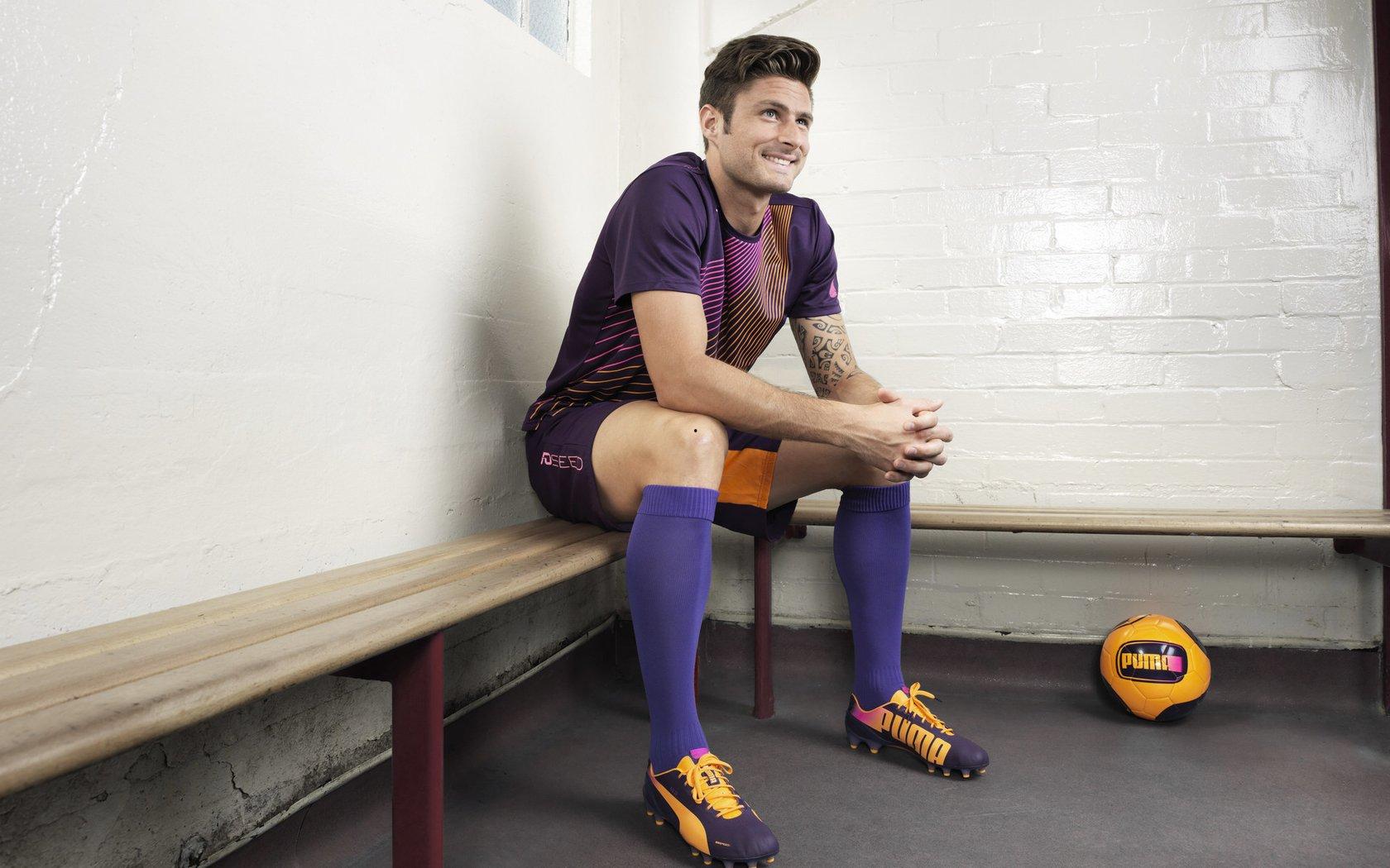 拜仁双核回归倒计时！戴维斯+西亚复出如获2亿强援，孔帕尼的欧冠野望点燃安联